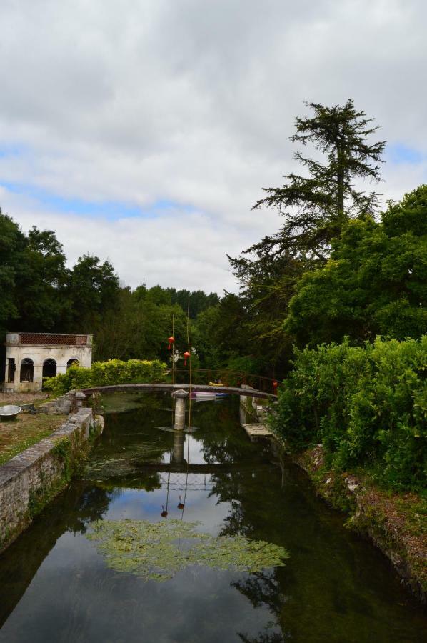 Le Moulin De Bassac Bed & Breakfast Exterior photo
