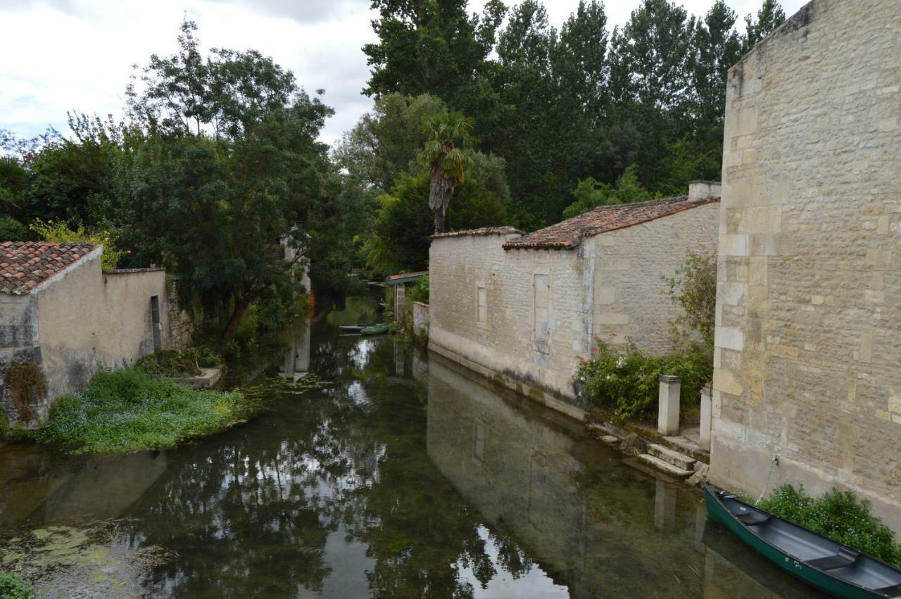 Le Moulin De Bassac Bed & Breakfast Exterior photo